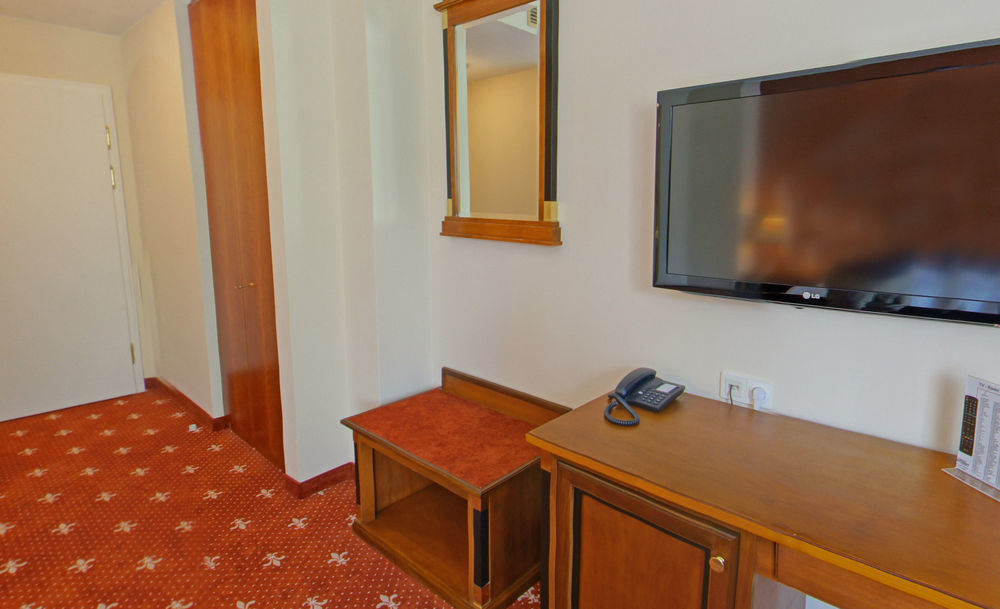 Dormero Hotel Бургхаузен Екстериор снимка